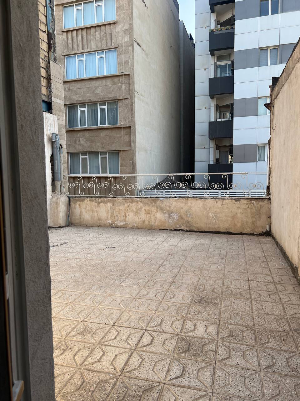 تصویر 8 واحد یک خوابه 70 متر تراس بزرگ صیاد (وکیل آباد) 